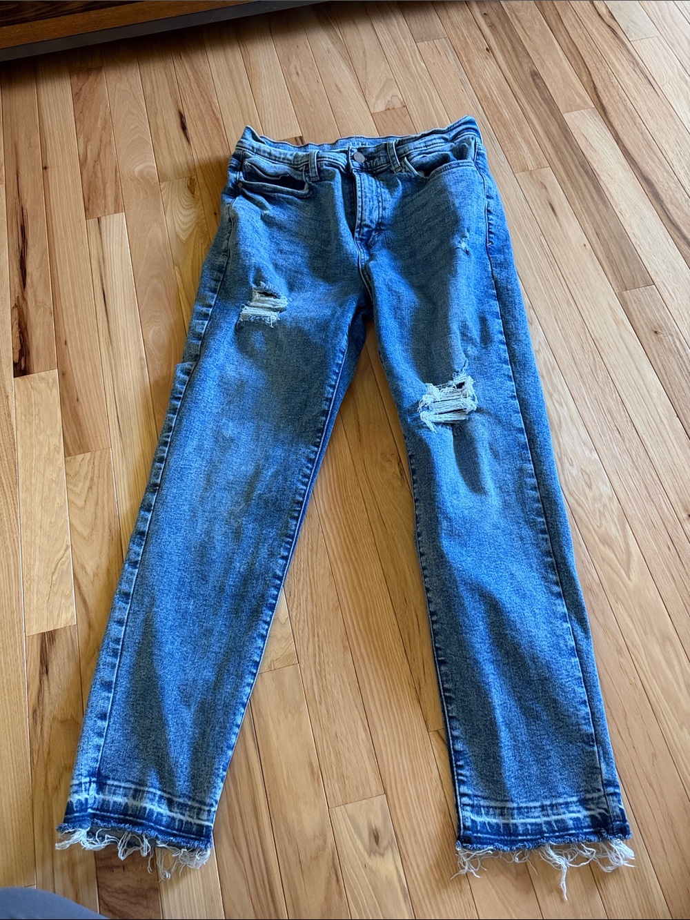 a.n.a Medium Blue High-Rise Distressed Women's Jeans with Frayed Hems